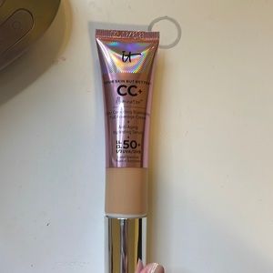 It cosmetics illumination CC cream